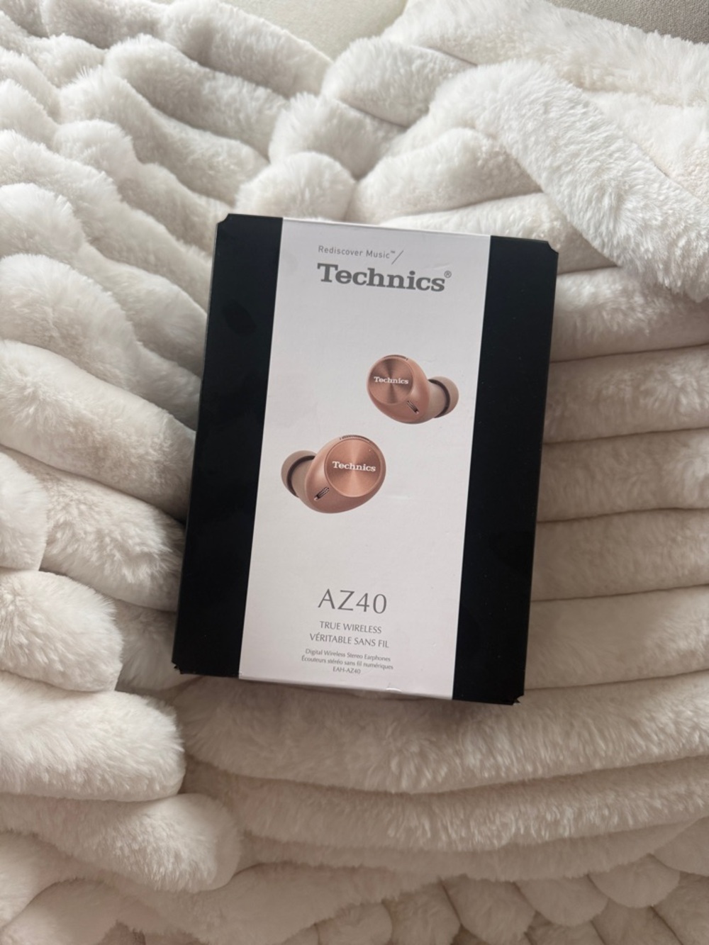 NEW in a sealed box! Technics AZ40 True Wireless Earbuds Rose Gold earphones
